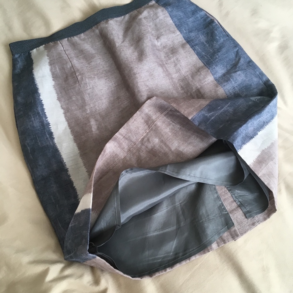 LOFT Skirt With Pockets - Picture 5 of 8